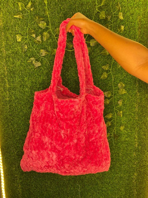 Fluffy tote bags 