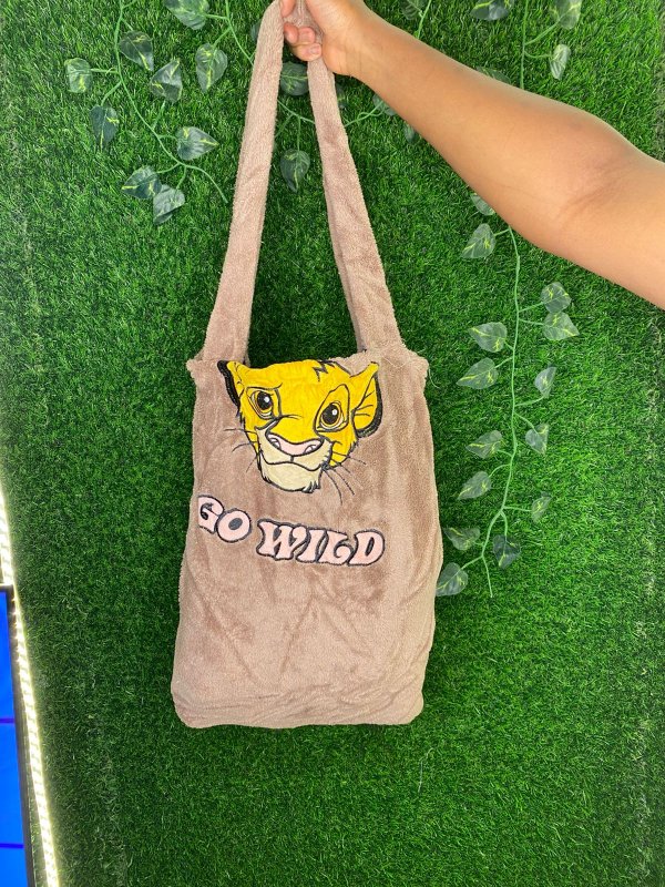 Fluffy tote bags 