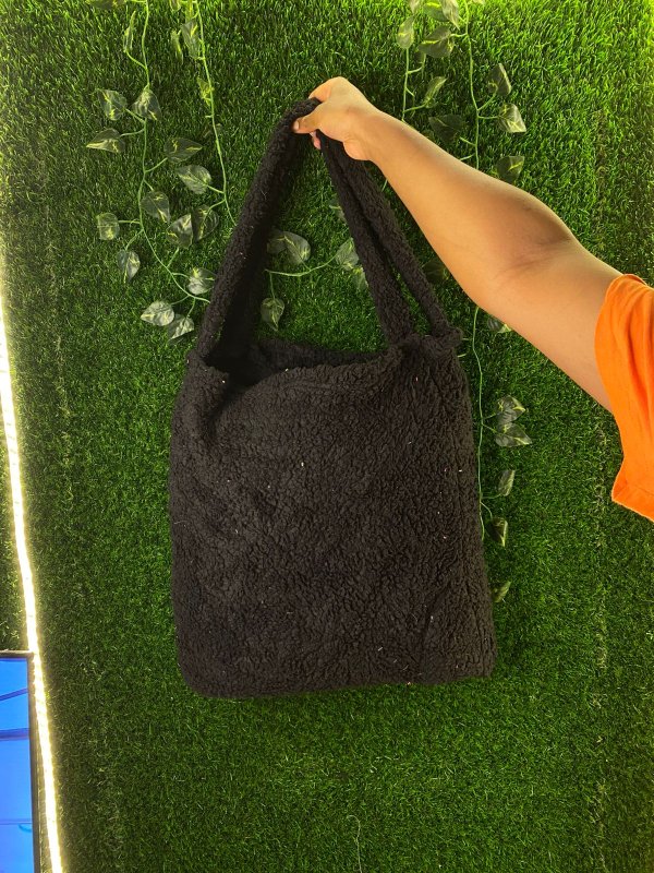 Fluffy tote bags 