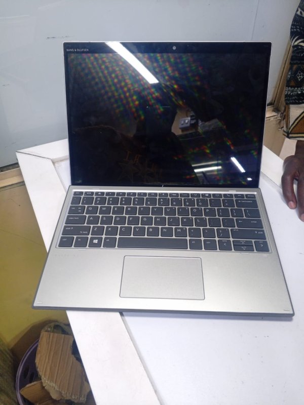 HP elite X2 detached core i7 8th generation 8gb ram/256 SSD touchscreen 